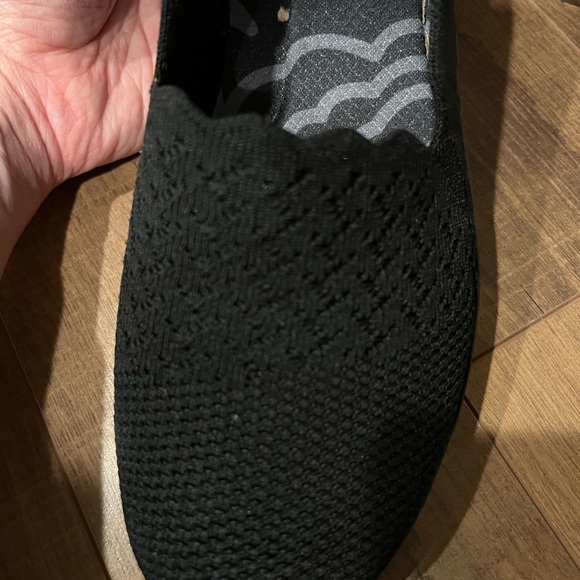 NIB Skechers black Relaxed fit slip on sneakers walking shoes 9.5 - Picture 3 of 5